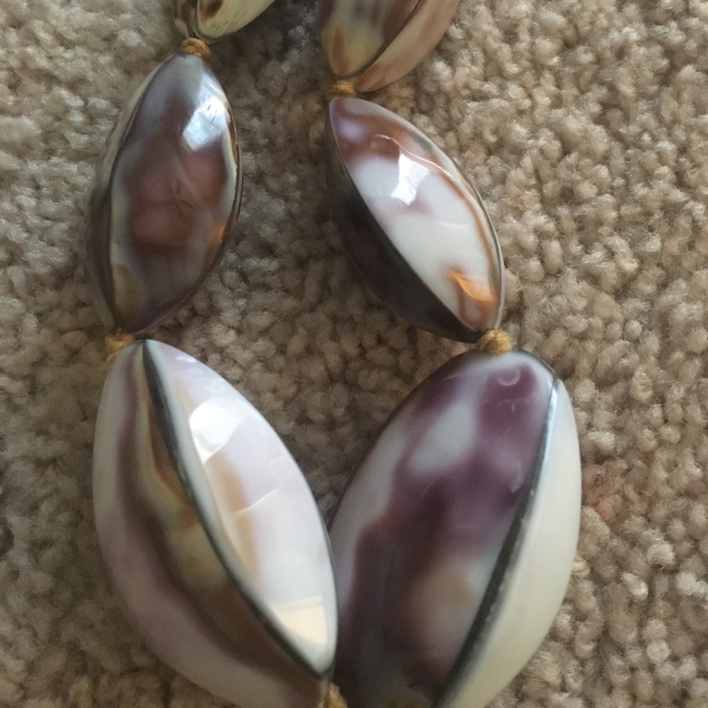 Shell Necklace - Picture 2 of 2